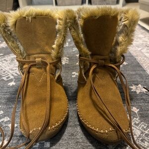 TOMS Zahara Suede Booties